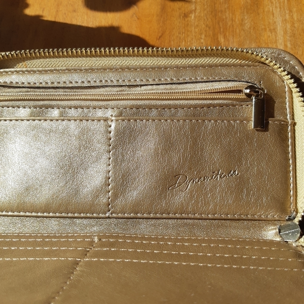 Dynamite Wallet - Picture 3 of 6